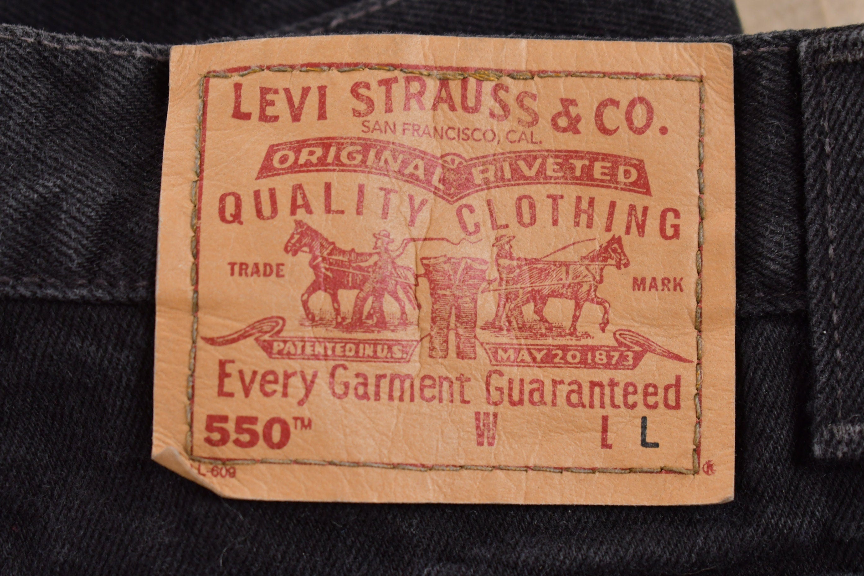 Vintage 1990s Levi's 550 Red Tab Relaxed Fit Jeans Size 31 x 32