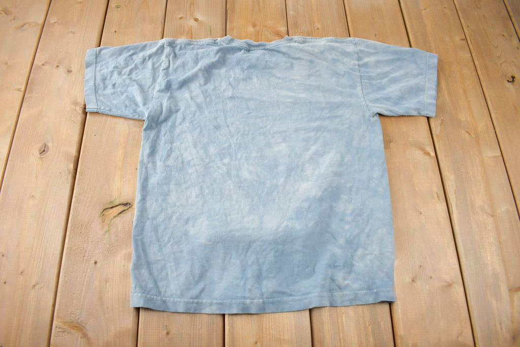 Vintage 2004 White Tiger Theme The Mountains Graphic T-Shirt