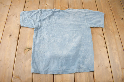 Vintage 2004 White Tiger Theme The Mountains Graphic T-Shirt