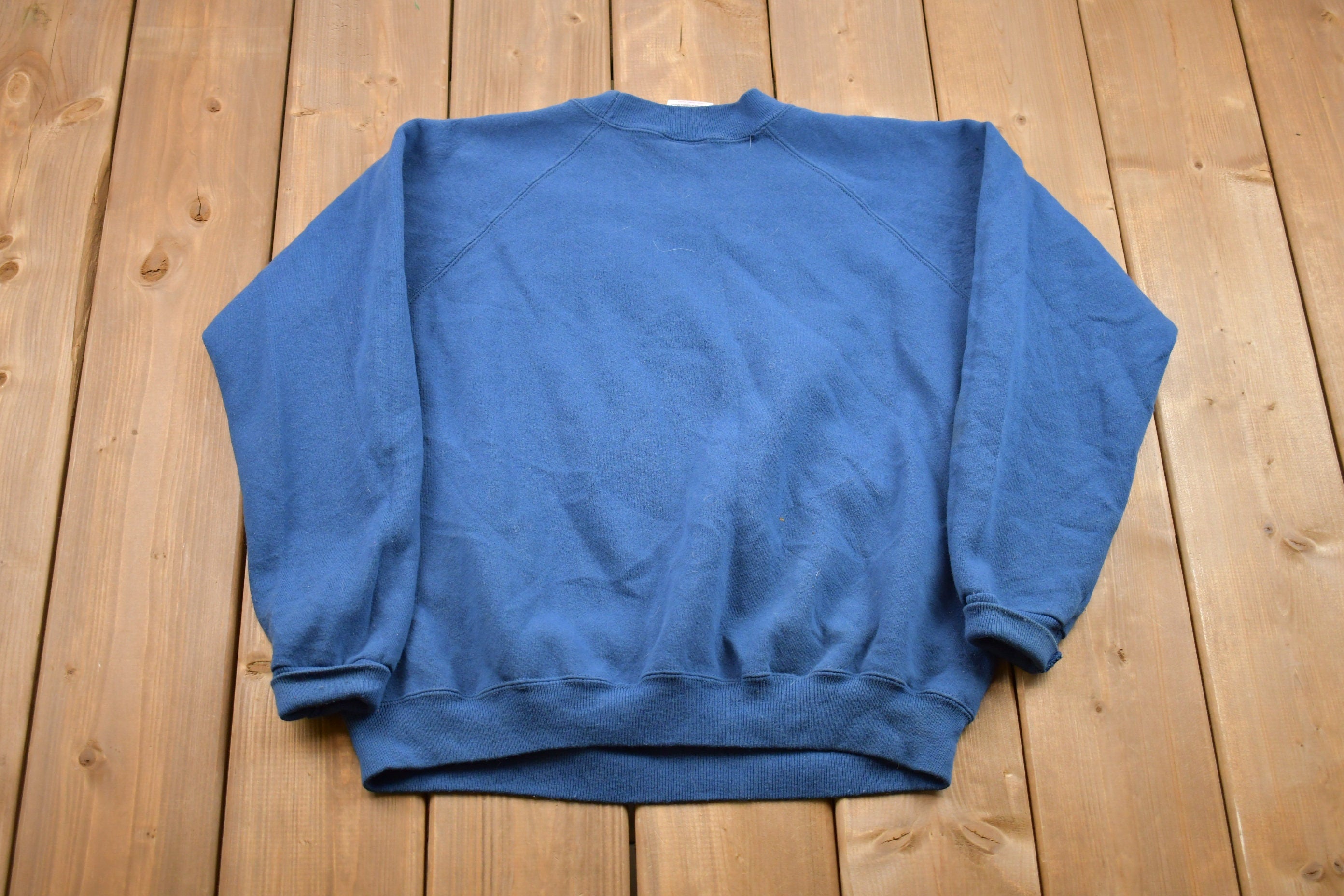 Vintage 1990s Paisley Print Crewneck Sweatshirt / 90s Crewneck / Souvenir / Athleisure / Streetwear / Travel And Tourism / 90s Hanes Herway