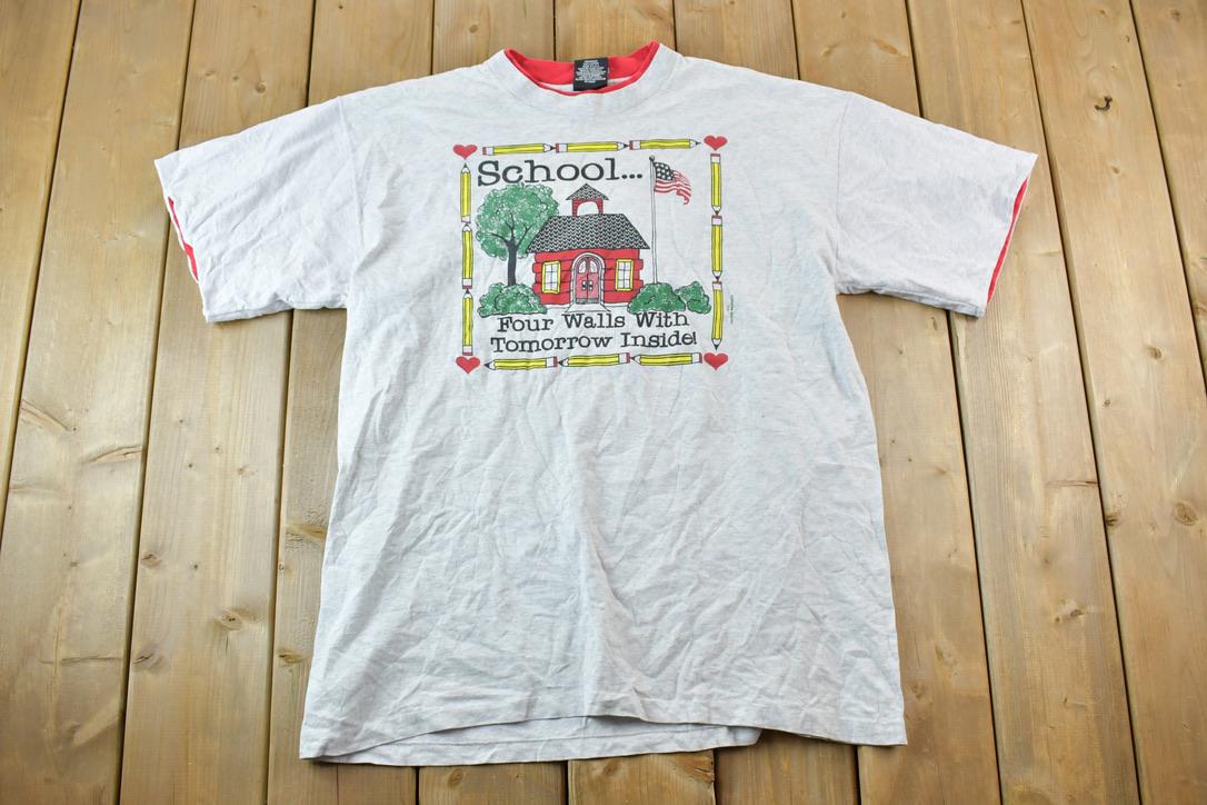 Vintage 1990s School Double Collar Souvenir T-Shirt
