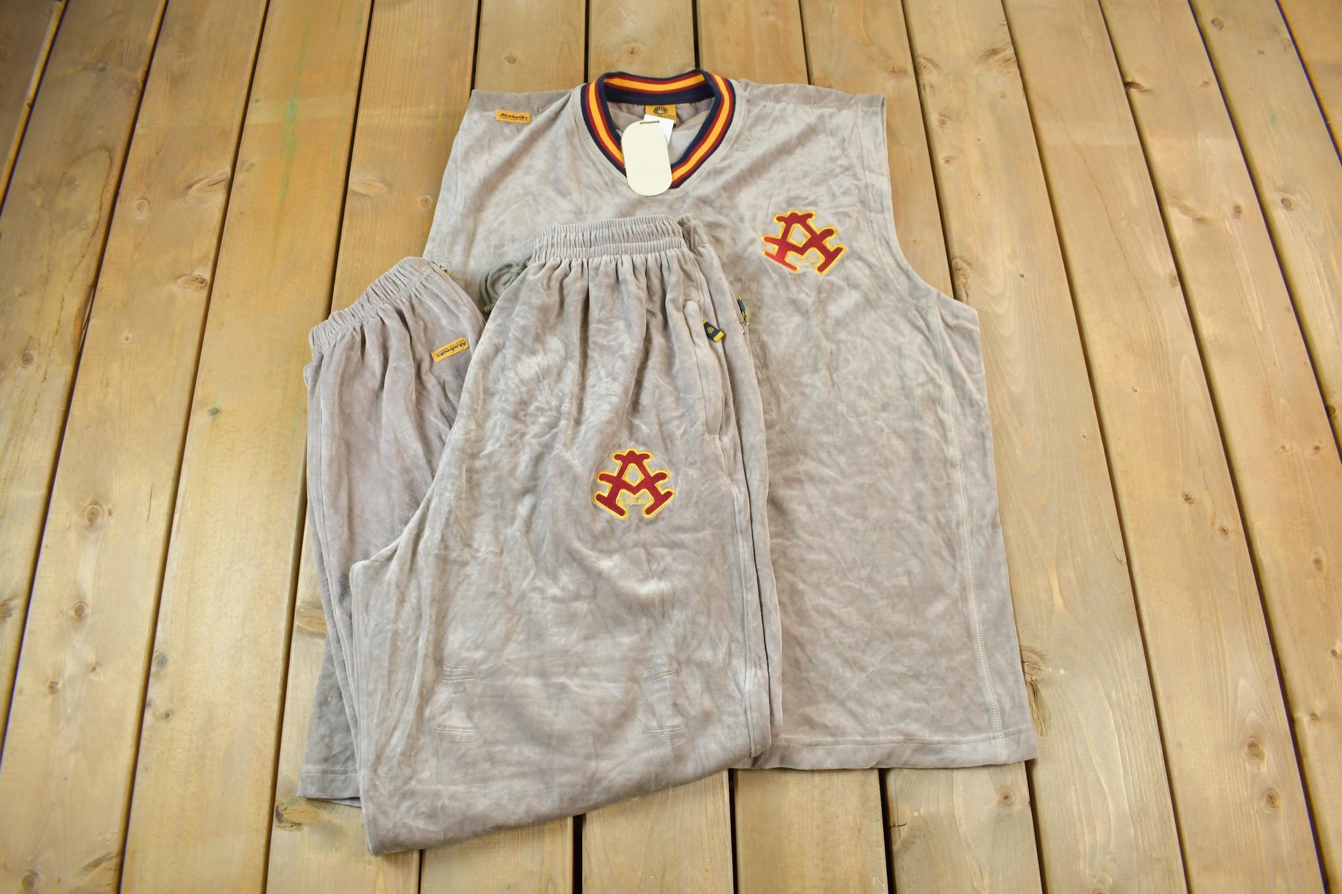 Vintage Deadstock Y2K Akademiks Embroidered Short Sleeve Sweater & Pants Set Size XXL