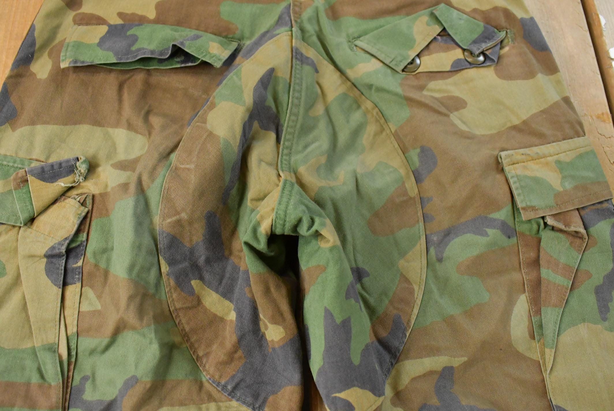Vintage 1990s Army Woodland Camouflage Cargo Pants Men's Small