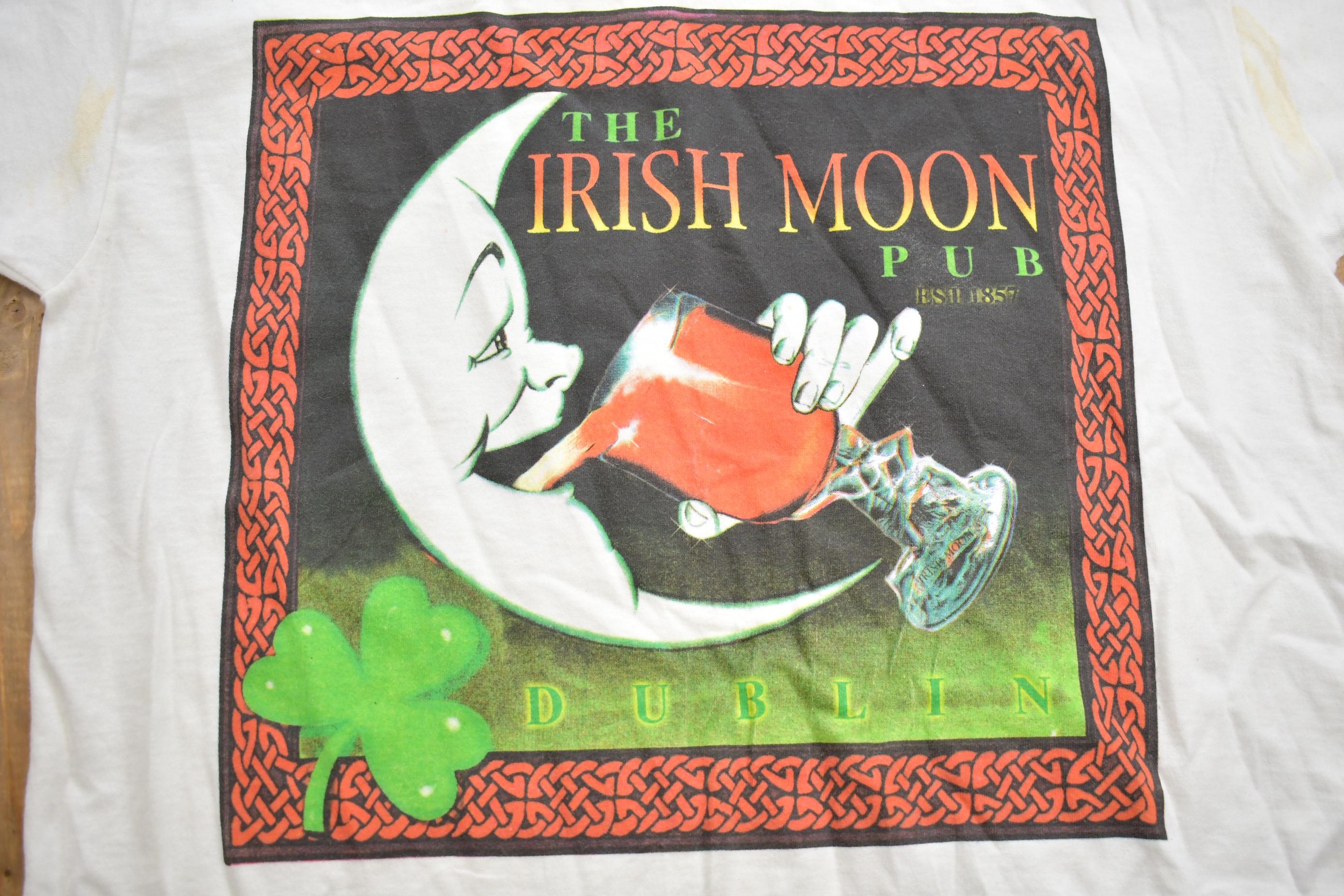 Vintage 1990s The Irish Moon Pub Dublin Ireland Graphic T-Shirt