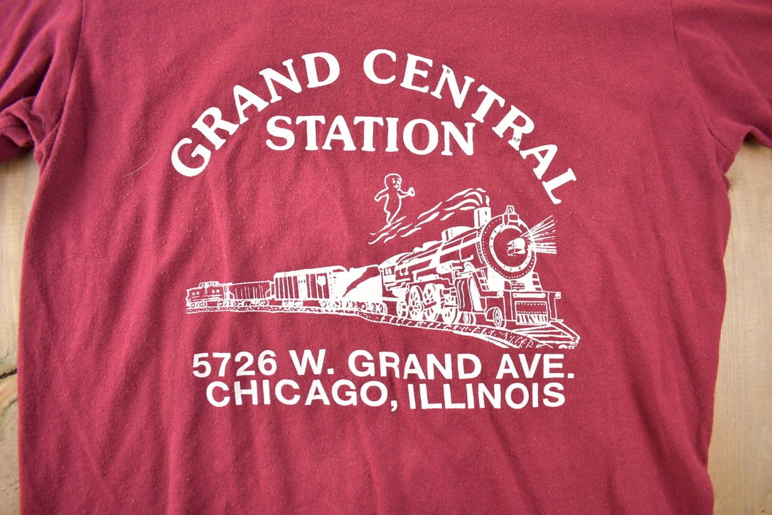 Vintage 1980s Chicago Grand Central Station Souvenir Travel T Shirt Made In USA Size L