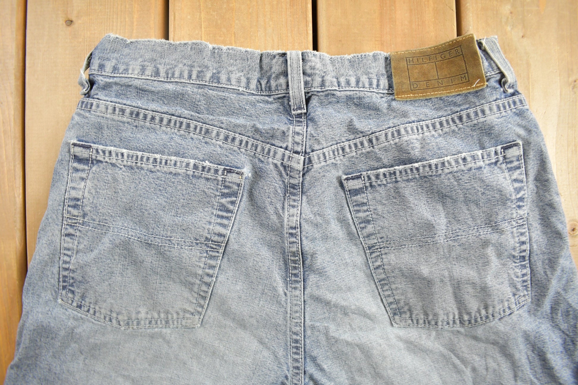 Vintage 1990s Tommy Hilfiger Denim Jeans Size 31 x 31  Vintage Tommy  Workwear  Streetwear  Vintage Pants  Light Wash  Flag