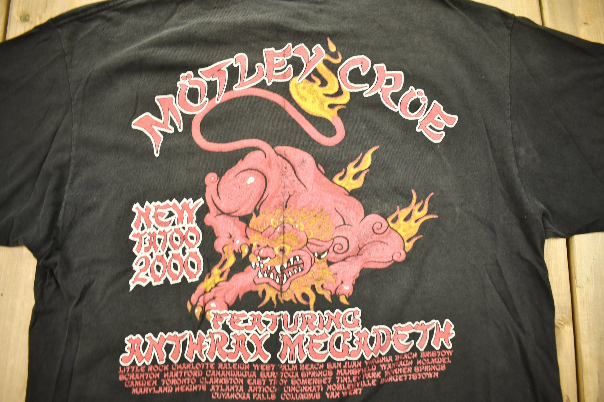 Vintage 2000 Motley Crue New Tatoo Band T-shirt