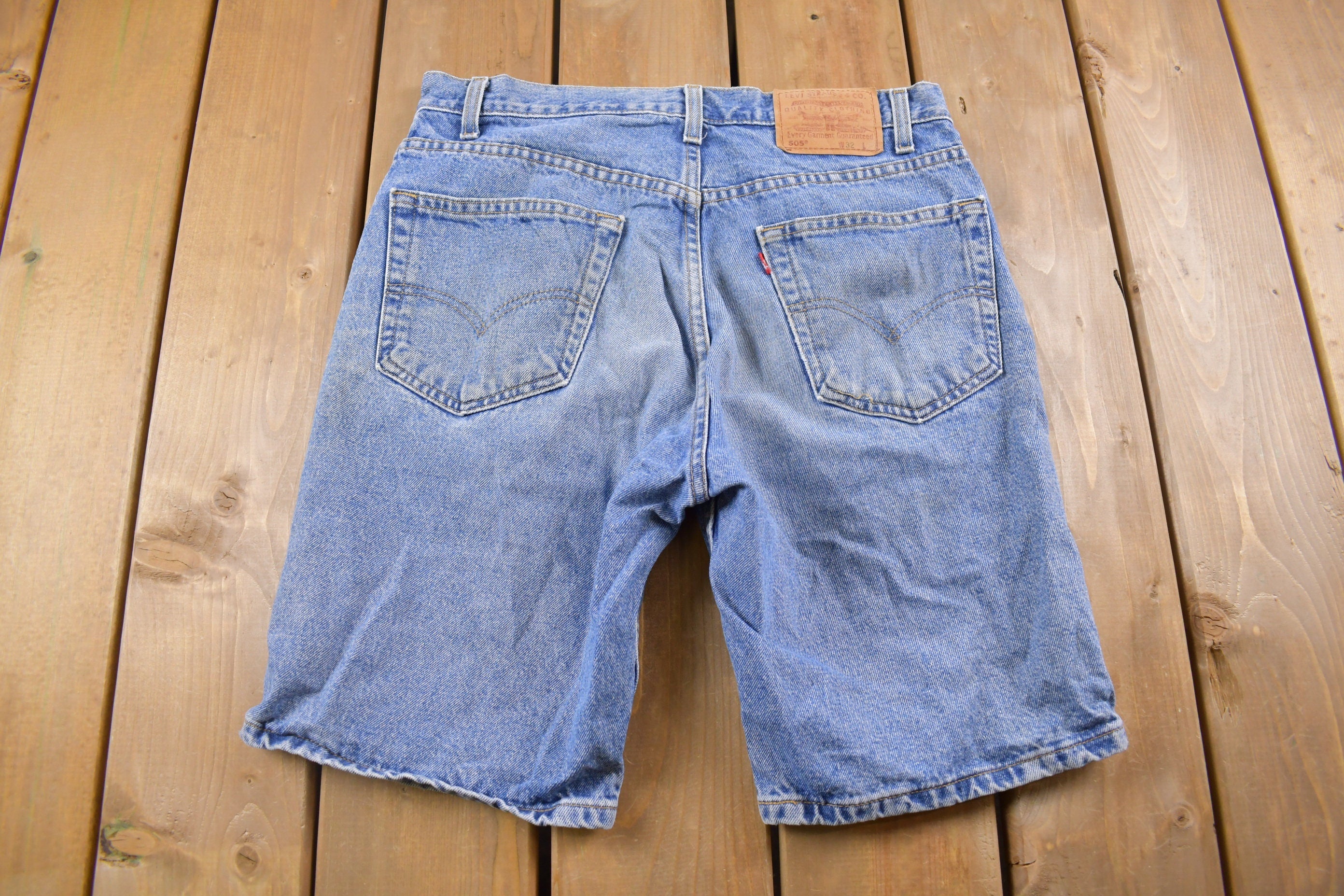 Vintage 1990s Levi's 505 Jean Shorts 32 x 9