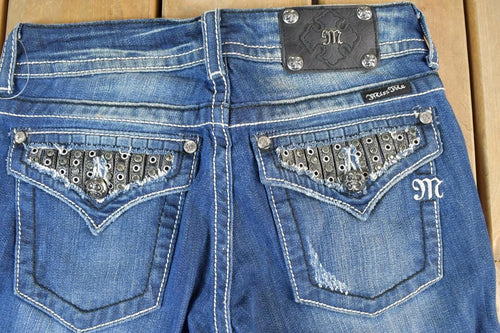 Vintage Y2K Miss Me Bedazzled Low Rise Jeans Size 26x31 / Straight Cut Jeans / Y2K Style / Embroidered Jeans / 2000s / Contrast Stitching