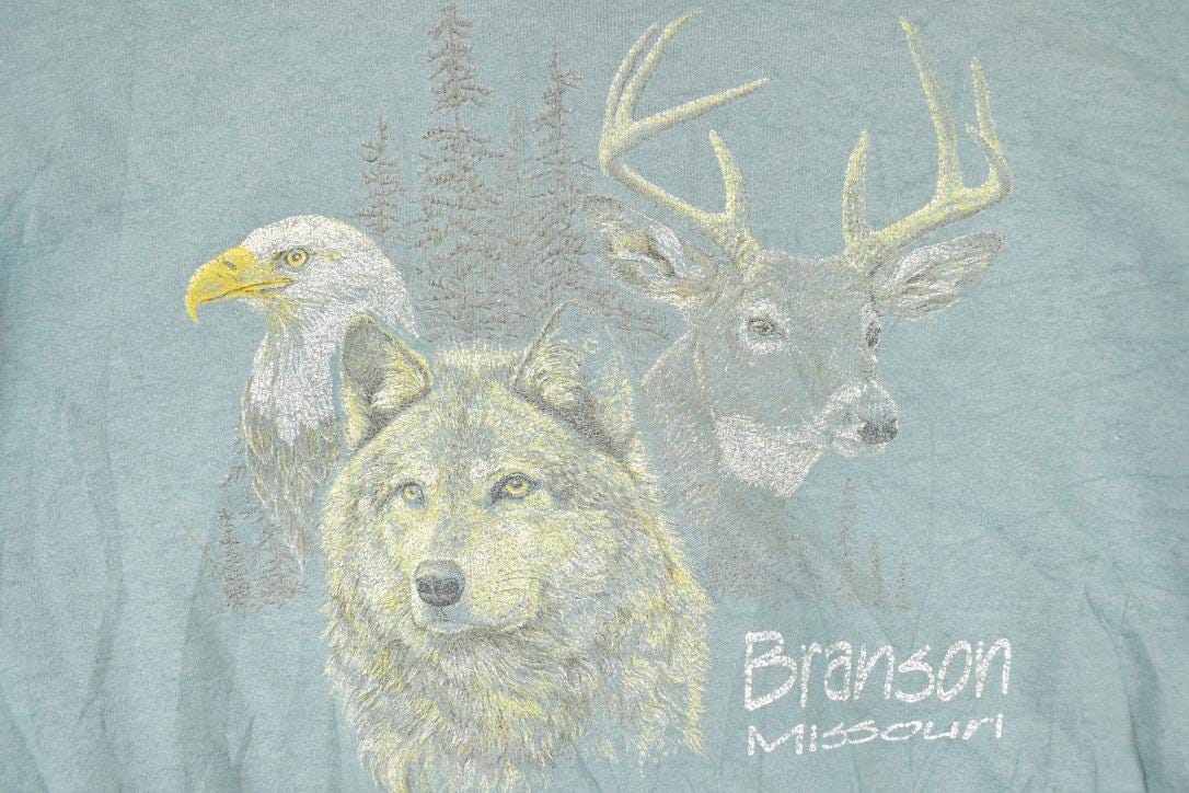 Vintage 1990s Branson Missouri Wolf Hawk And Deer Graphic Print Crewneck Sweatshirt Men's L /