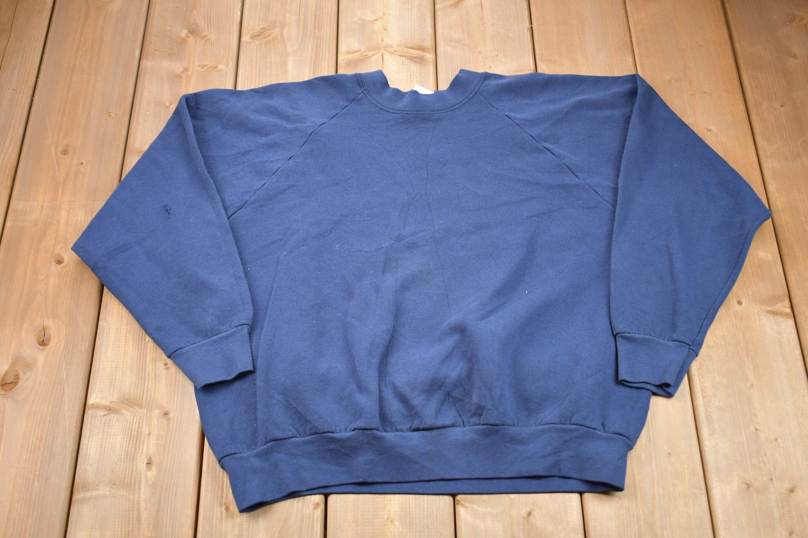 Vintage 1990s Ladies Fruit Of The Loom Raglan Crewneck Sweatshirt