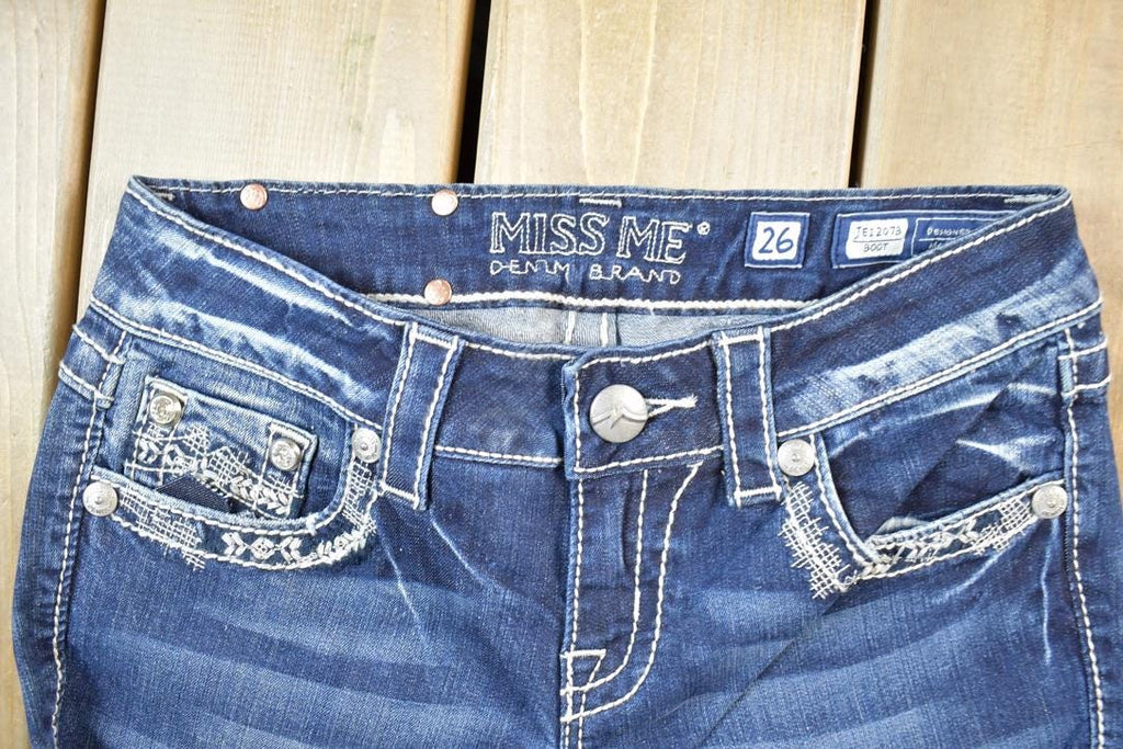 Vintage Y2K Miss Me Bedazzled Low Rise Jeans Size 26x31