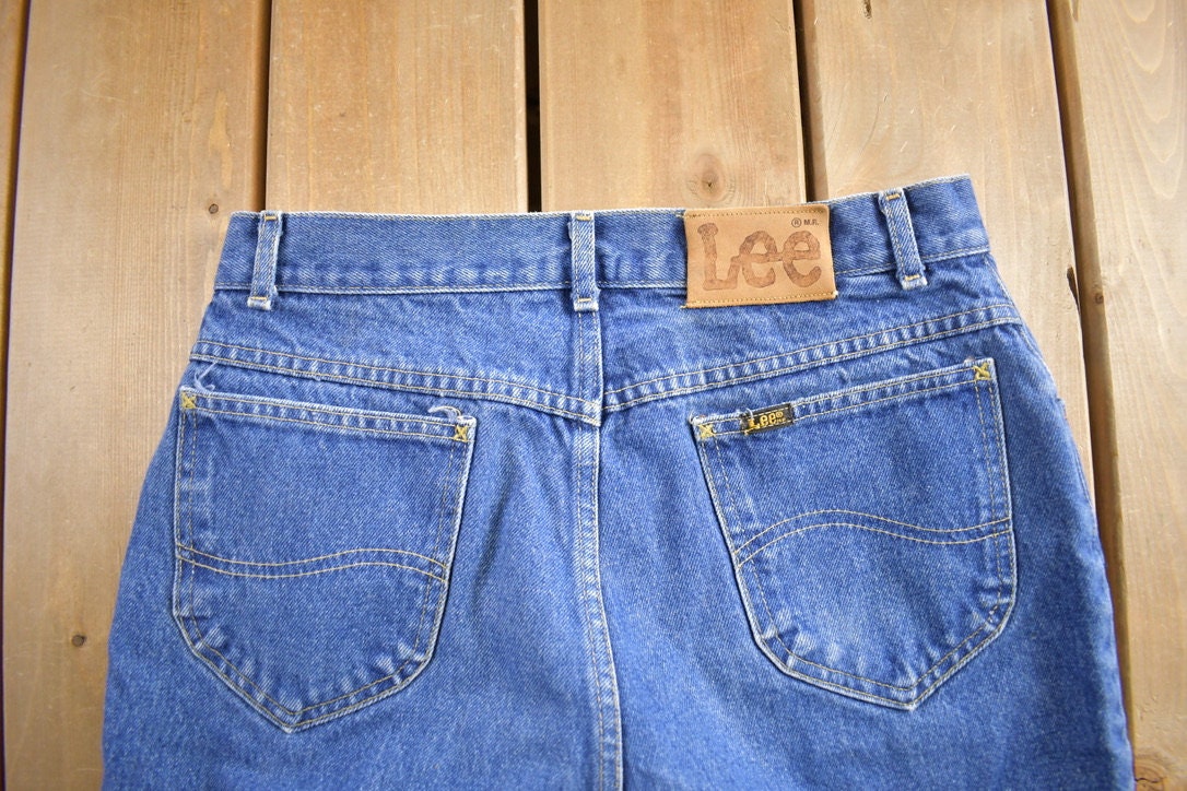 Vintage 1990s Lee Denim Jean Shorts Size 32x9