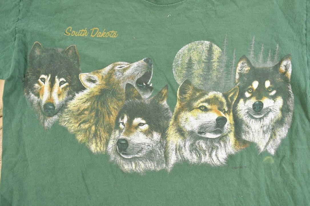 Vintage 1990s South Dakota Howling Wolves Souvenir T-Shirt