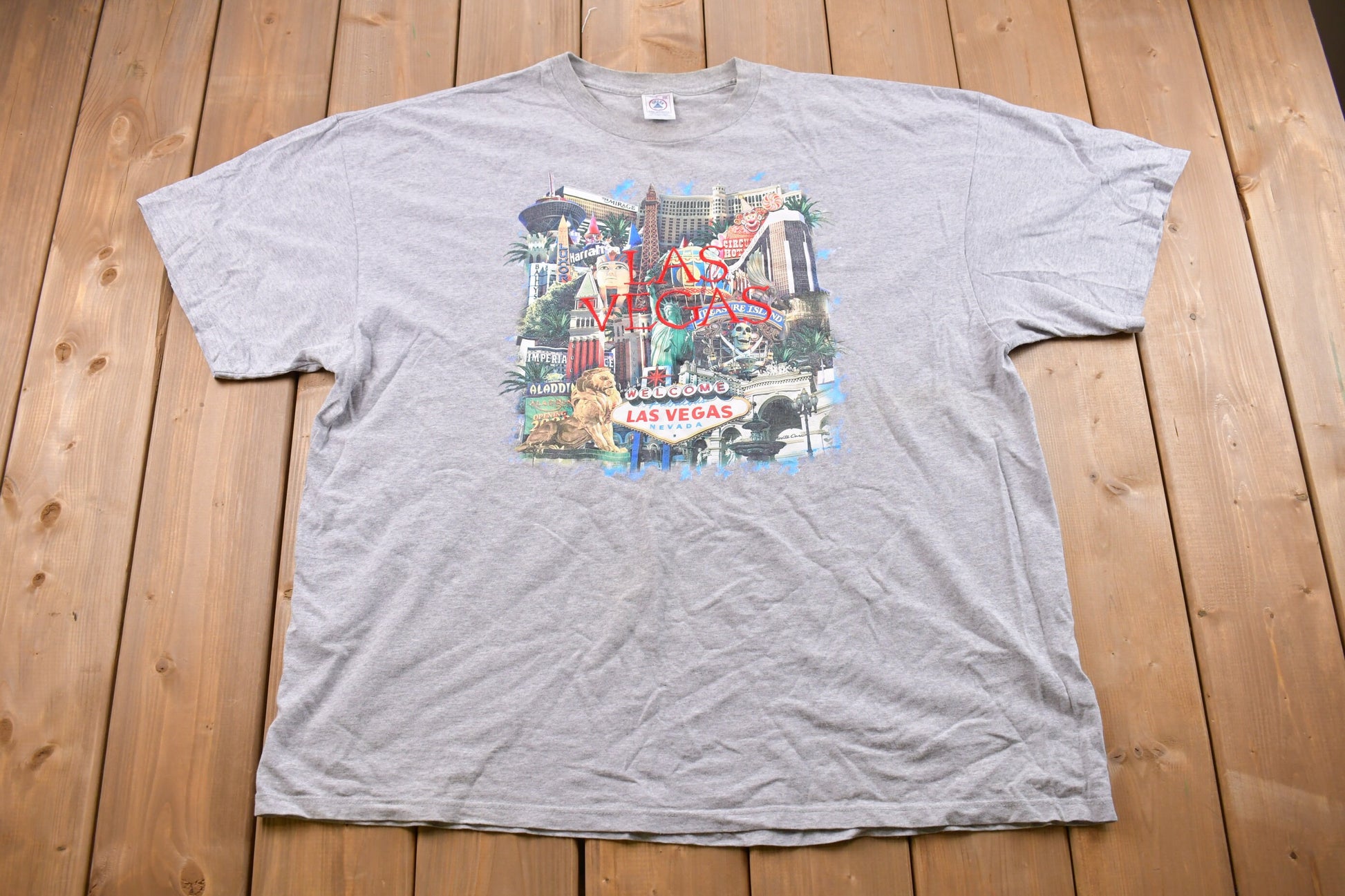 Vintage 1990s Las Vegas Embroidered T-Shirt / 80s / 90s / Streetwear Fashion / Made In USA / Vacation Tee / Travel & Tourism