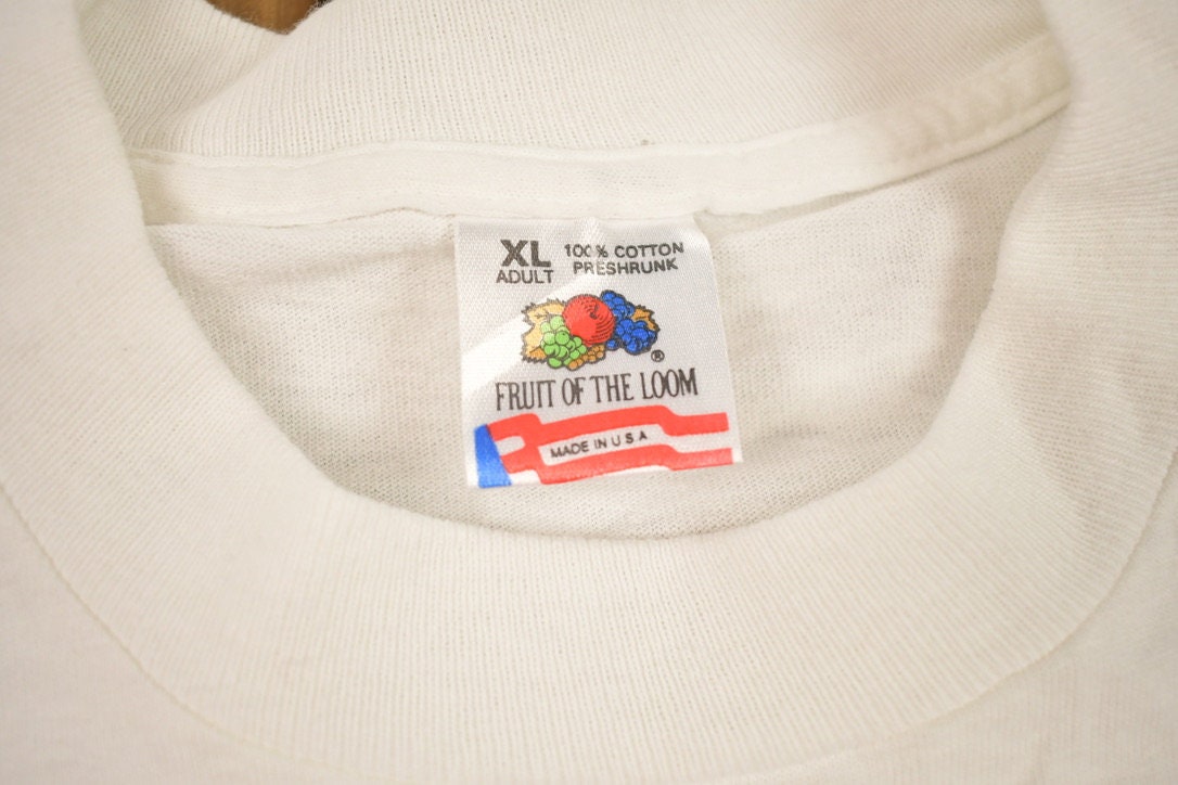 Vintage 1990s Minnesota Mega Shopping Souvenir T Shirt / Streetwear / Made In USA / Vacation Tee / Travel T Shirt / Location T / Shopaholic