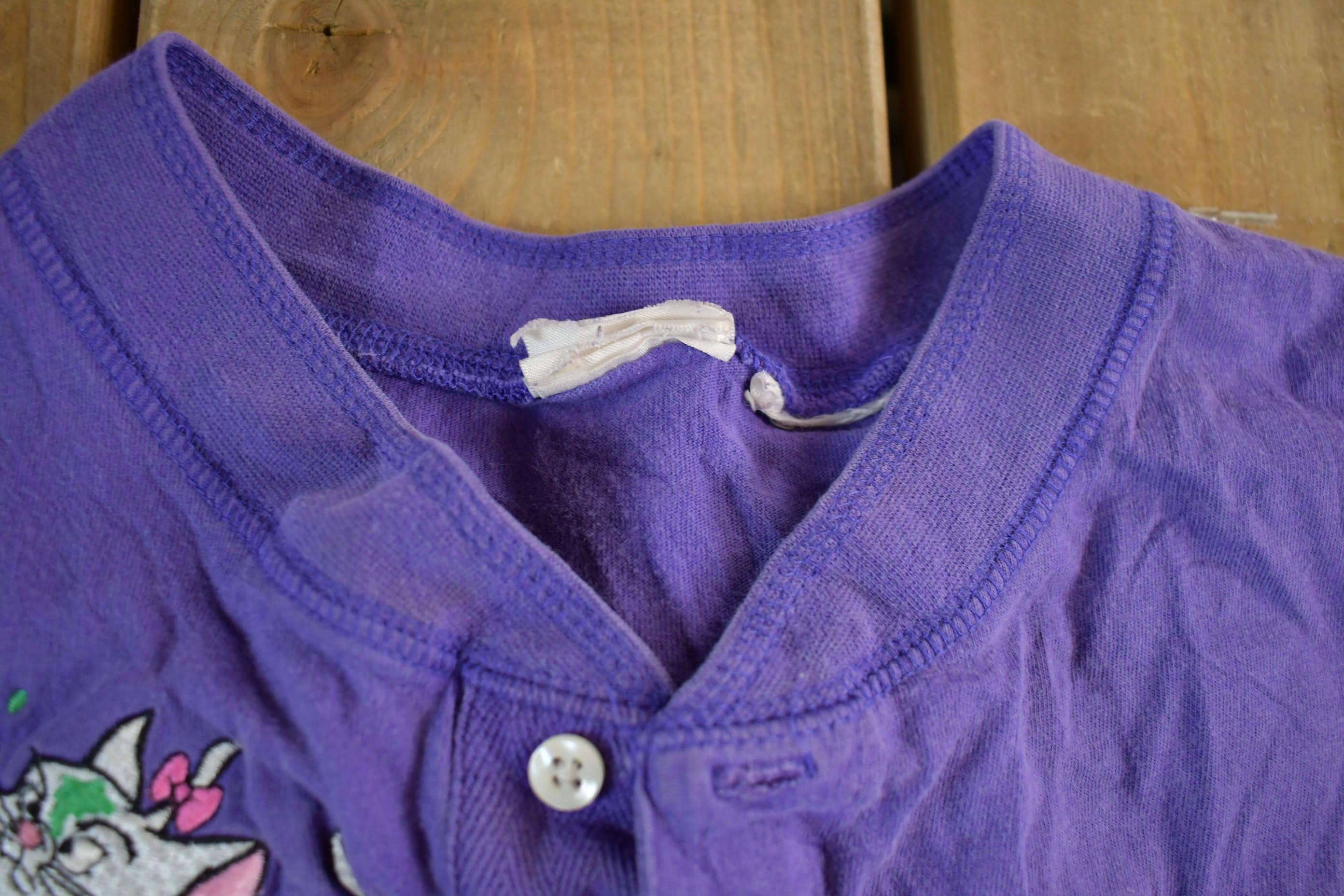 Vintage 1990s Disney Embroidered Aristocats Henley Adult Medium