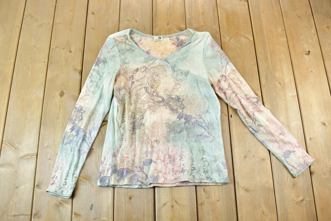 Vintage Y2K Trippy Floral Womens One World Single Stitch T-Shirt