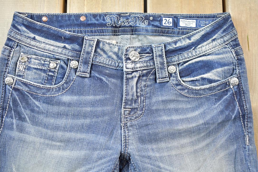 Vintage Y2K Miss Me Bedazzled Low Rise Jeans Size 26x32