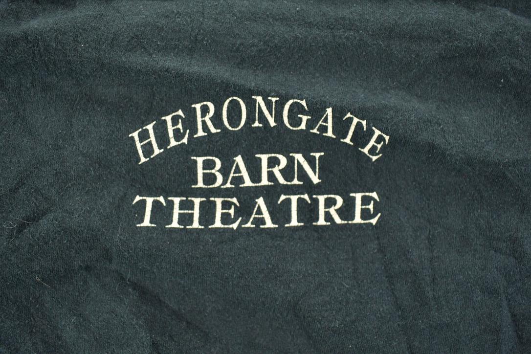 Vintage 1990s Herongate Barn Theatre Canada Souvenir T-Shirt