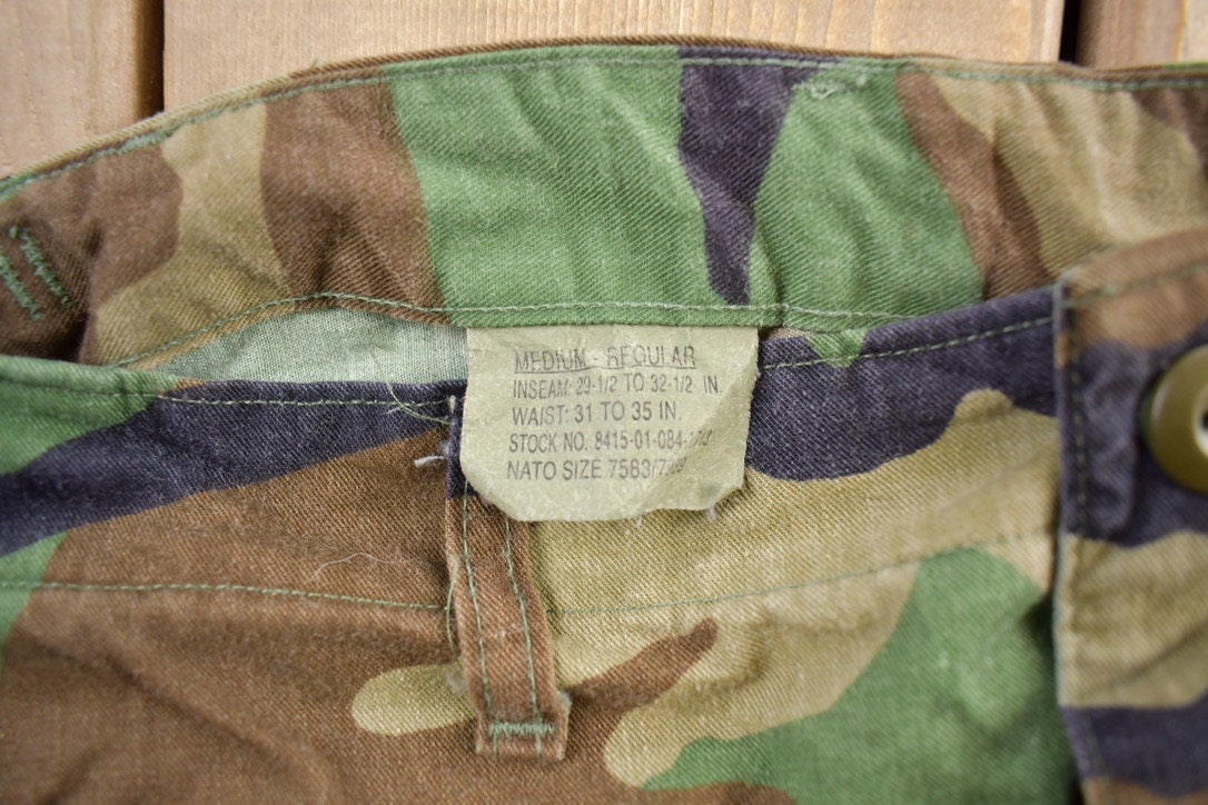 Vintage 1990s Army Camouflage Cargo Pants Size 31x29