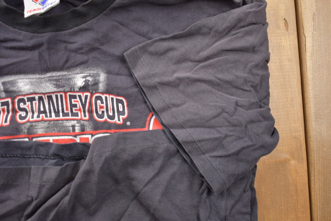 Vintage 1997 Stanley Cup Detroit Red Wings NHL Graphic Kids T-Shirt