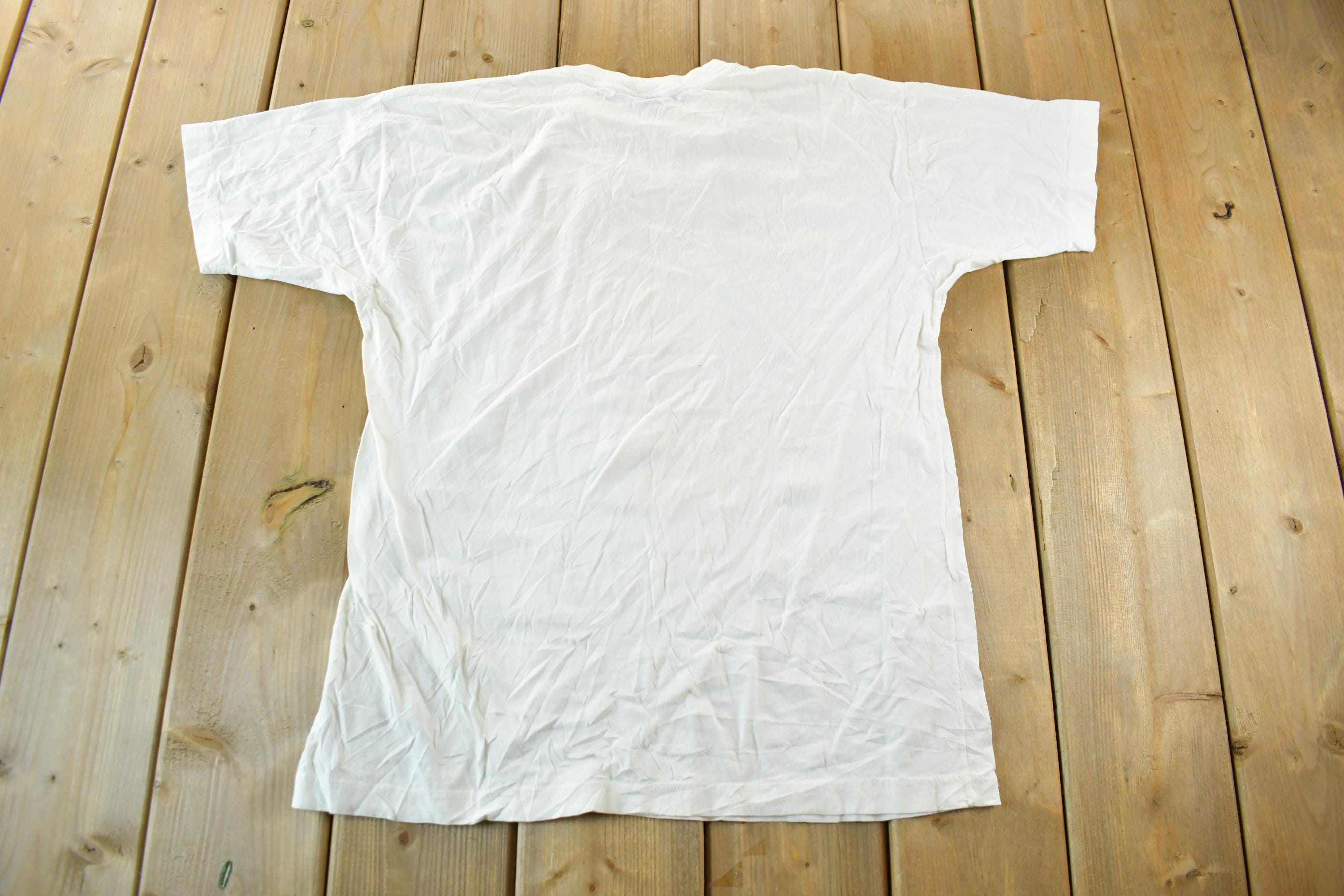 Vintage 2000s Chinese Calligraphy Graphic T-Shirt