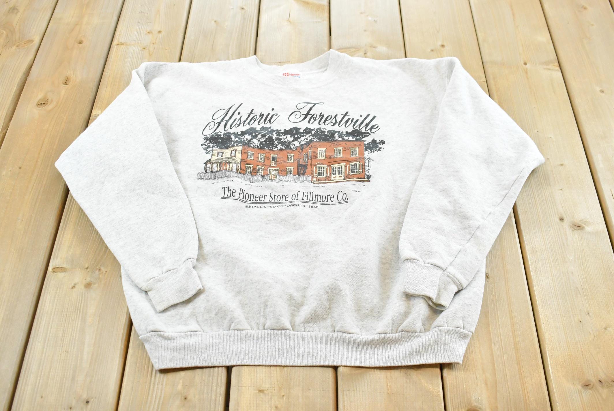 Vintage 1990s Historic Forestville Pioneer Store Pullover Crewneck Sweatshirt Mens L  90s Souvenir Sweater  Travel Vacation Destination