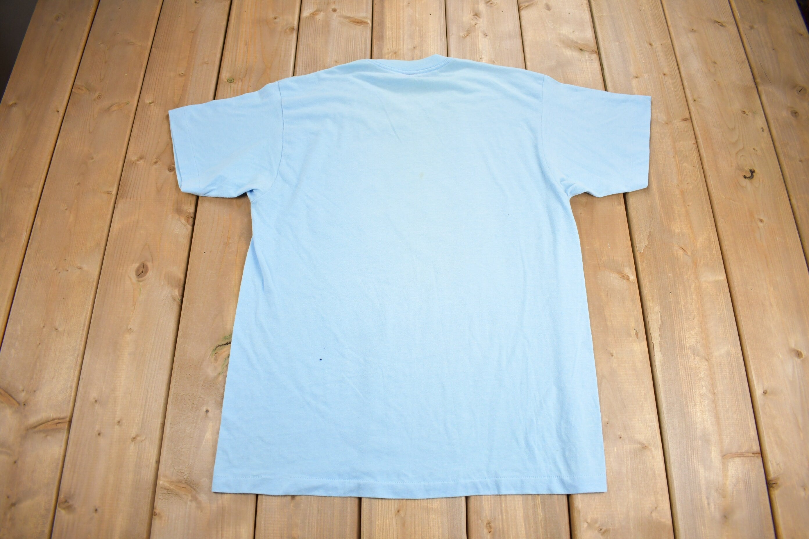 Vintage 1990s Westport Wolf Graphic Souvenir T Shirt