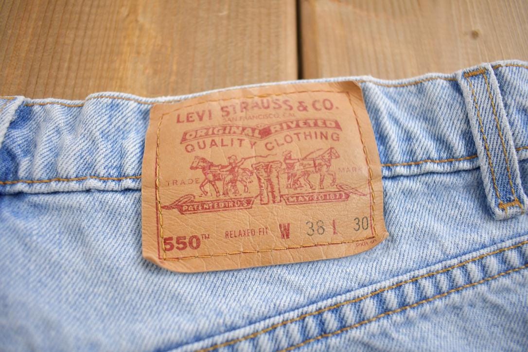 Vintage 1990s Levi's 550 Relaxed Fit Denim Jeans Made In USA Size 38x30