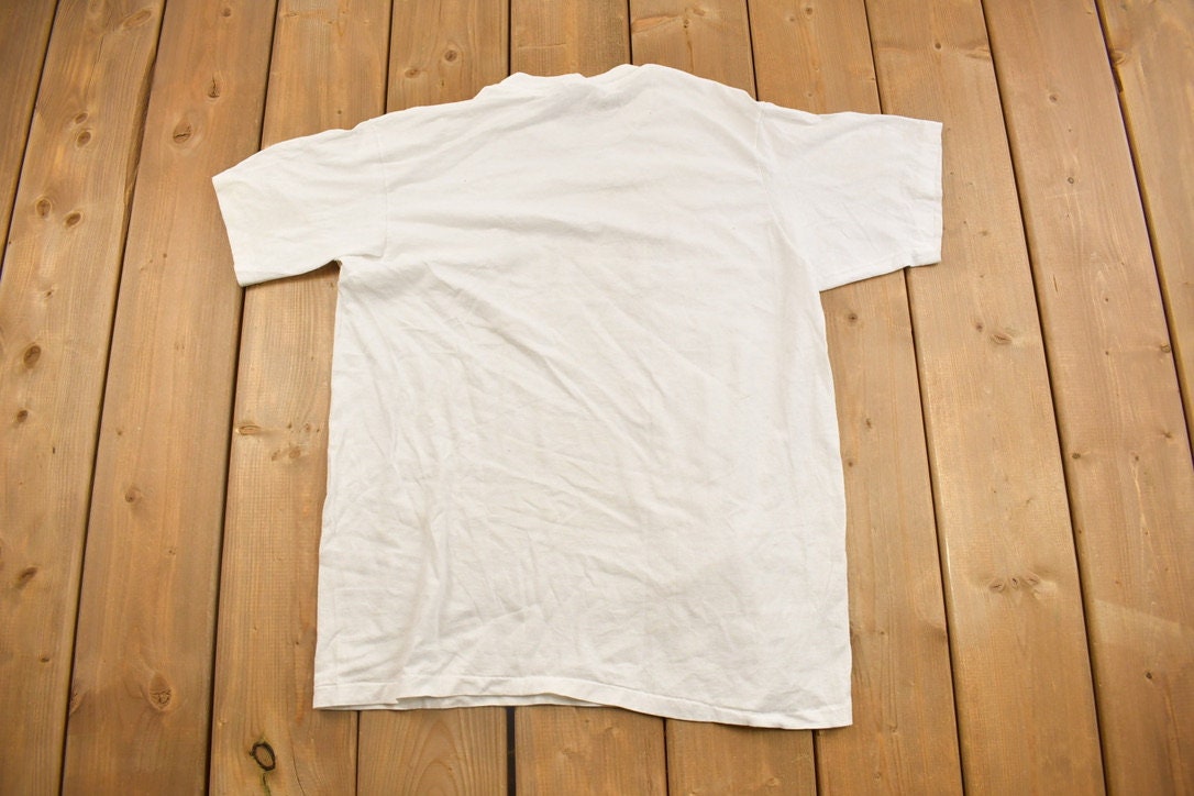 Vintage 1981 Love USA Graphic T Shirt