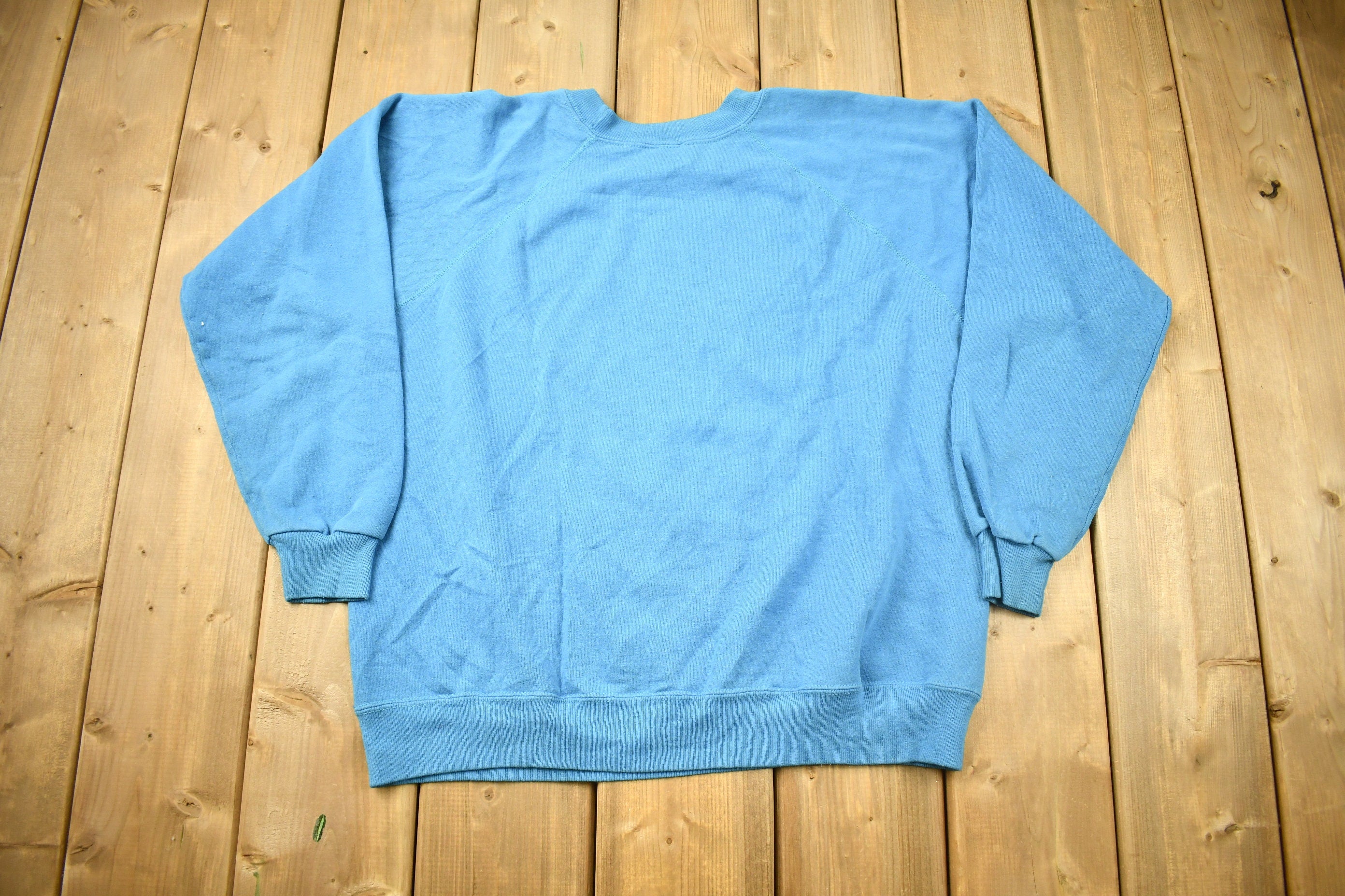 Vintage 1995 Rossville Wolf Graphic Raglan Crewneck