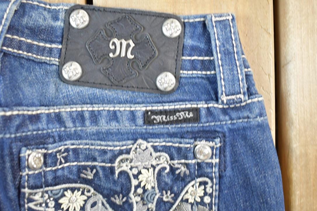 Vintage Y2K Miss Me Bedazzled Low Rise Jeans Size 26x31