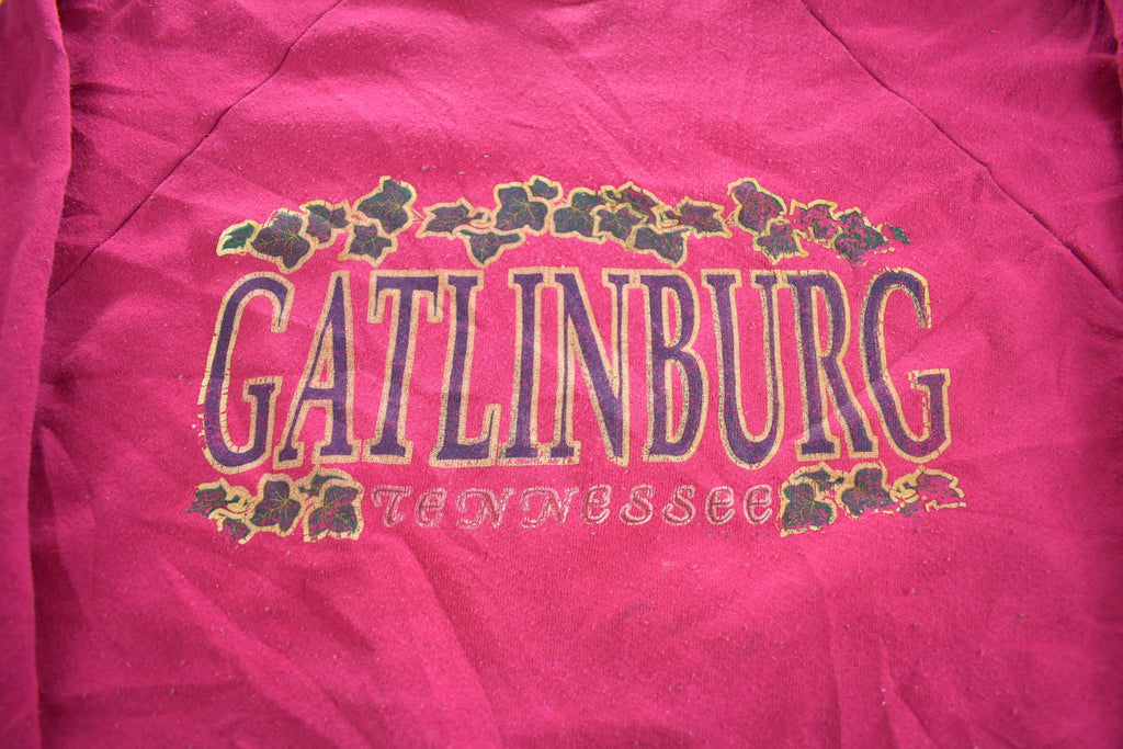 Vintage 1990s Gatlinburg Tennessee Souvenir Travel Crewneck Sweatshirt Made In USA