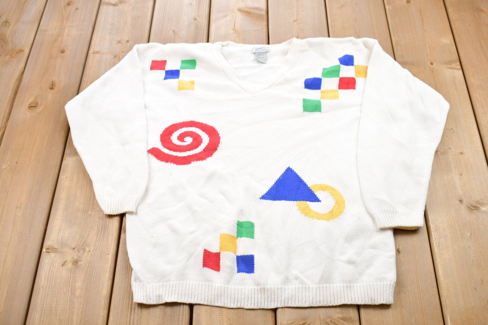 Vintage 1990s Abstract Pattern Knitted V-neck Sweater /