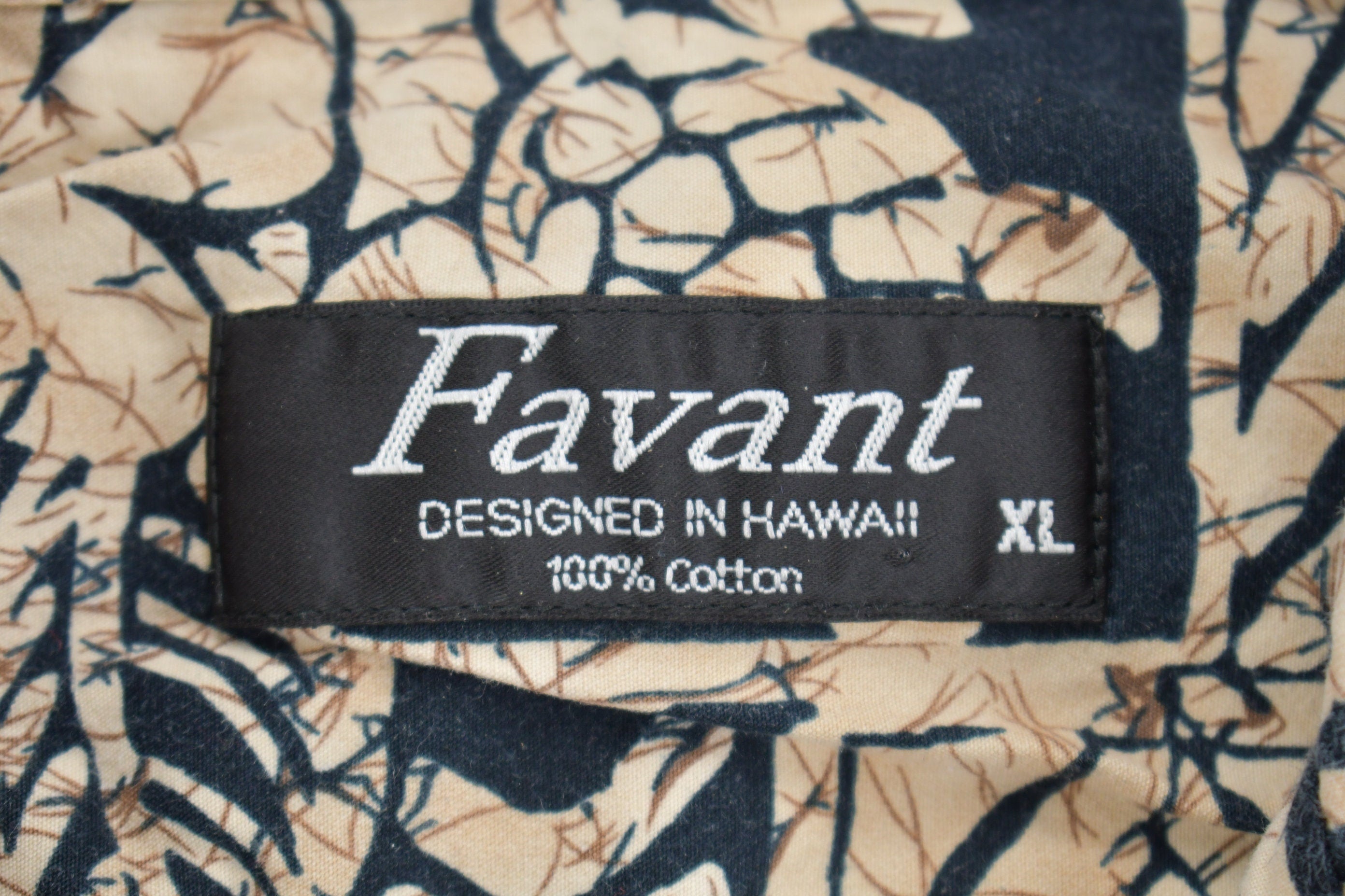 Vintage 1980s All Over Print Hawaiian Button Up Shirt