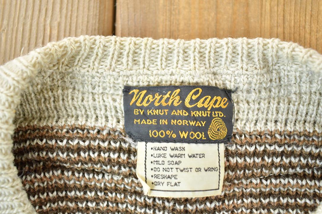 Vintage 1990s North Cape 100% Wool Knit Abstract Pattern Button Clasp Crewneck Sweater