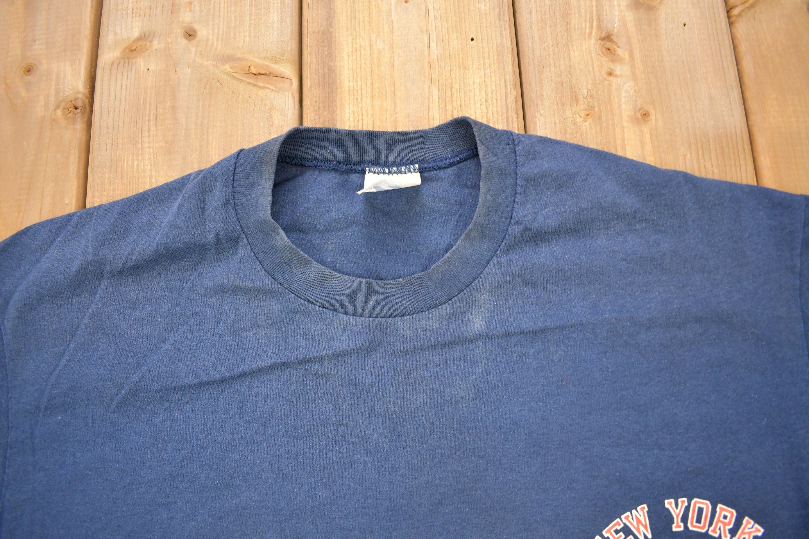 Vintage 1990s New York Yankees MLB Graphic Logo 7 T-Shirt