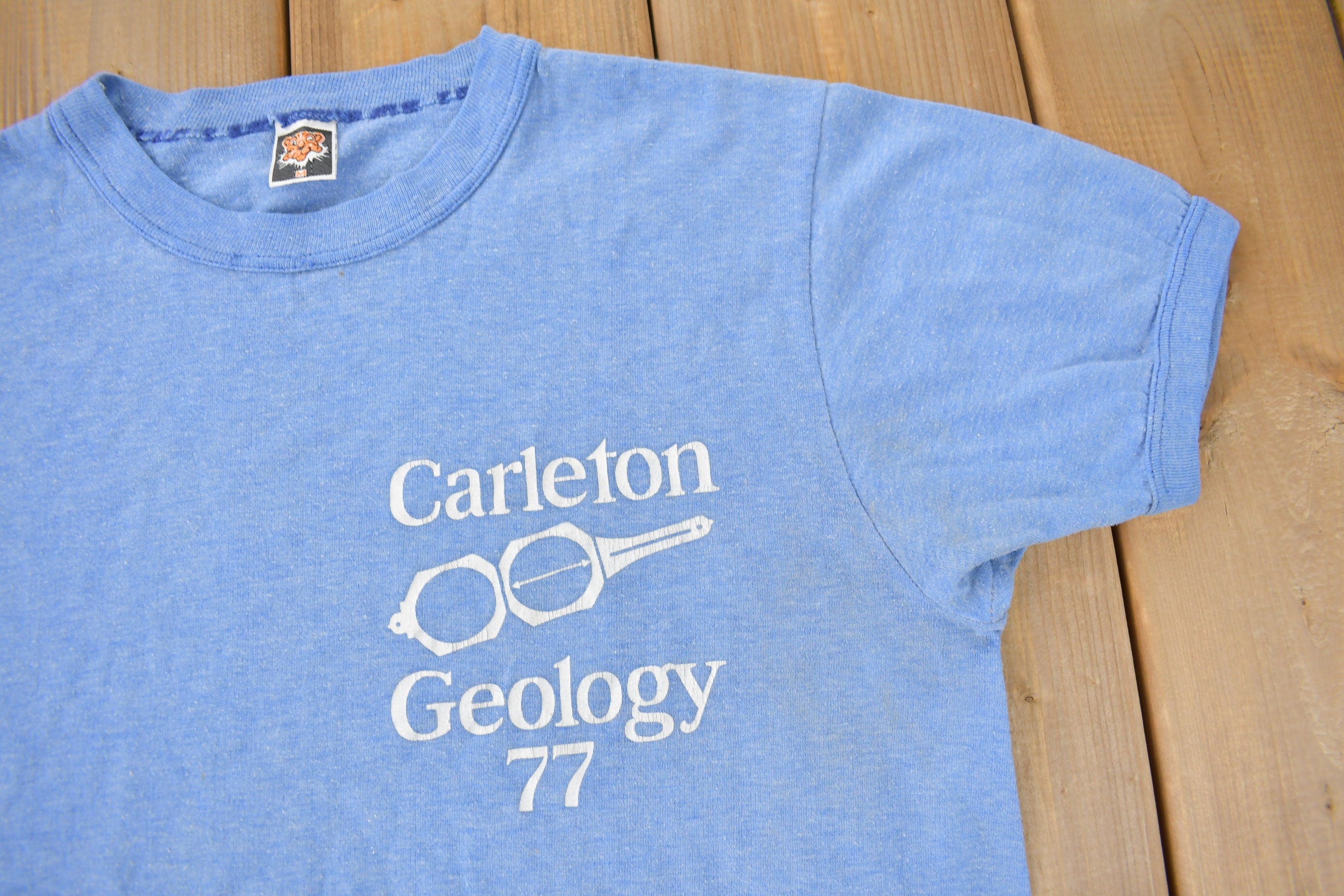Vintage 1977 Carleton Geology Collegiate Graphic Ringer T-Shirt Made In Canada