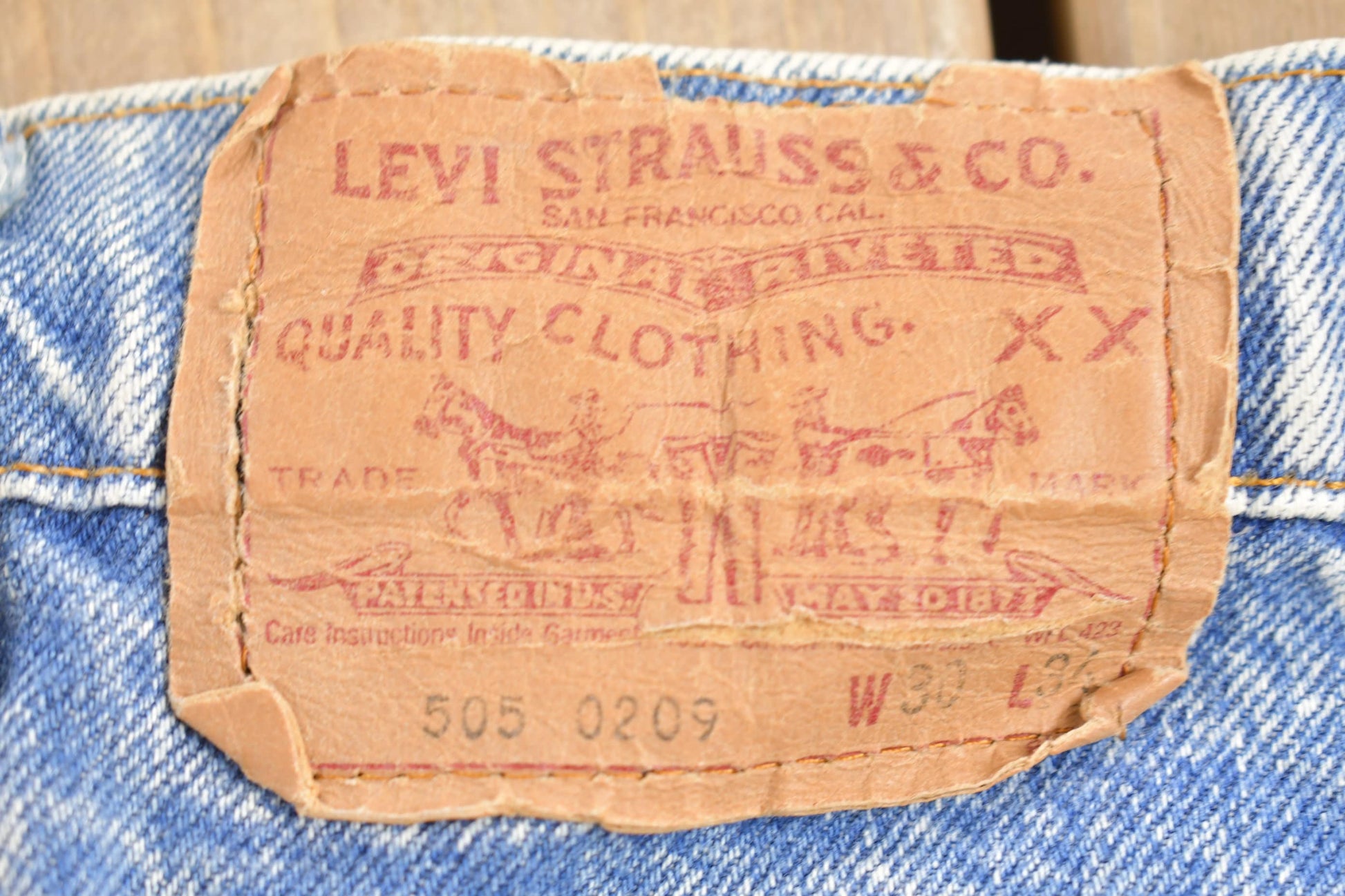 Vintage 1980s Levi's 505 Red Tab Denim Jeans Size 30 x 34