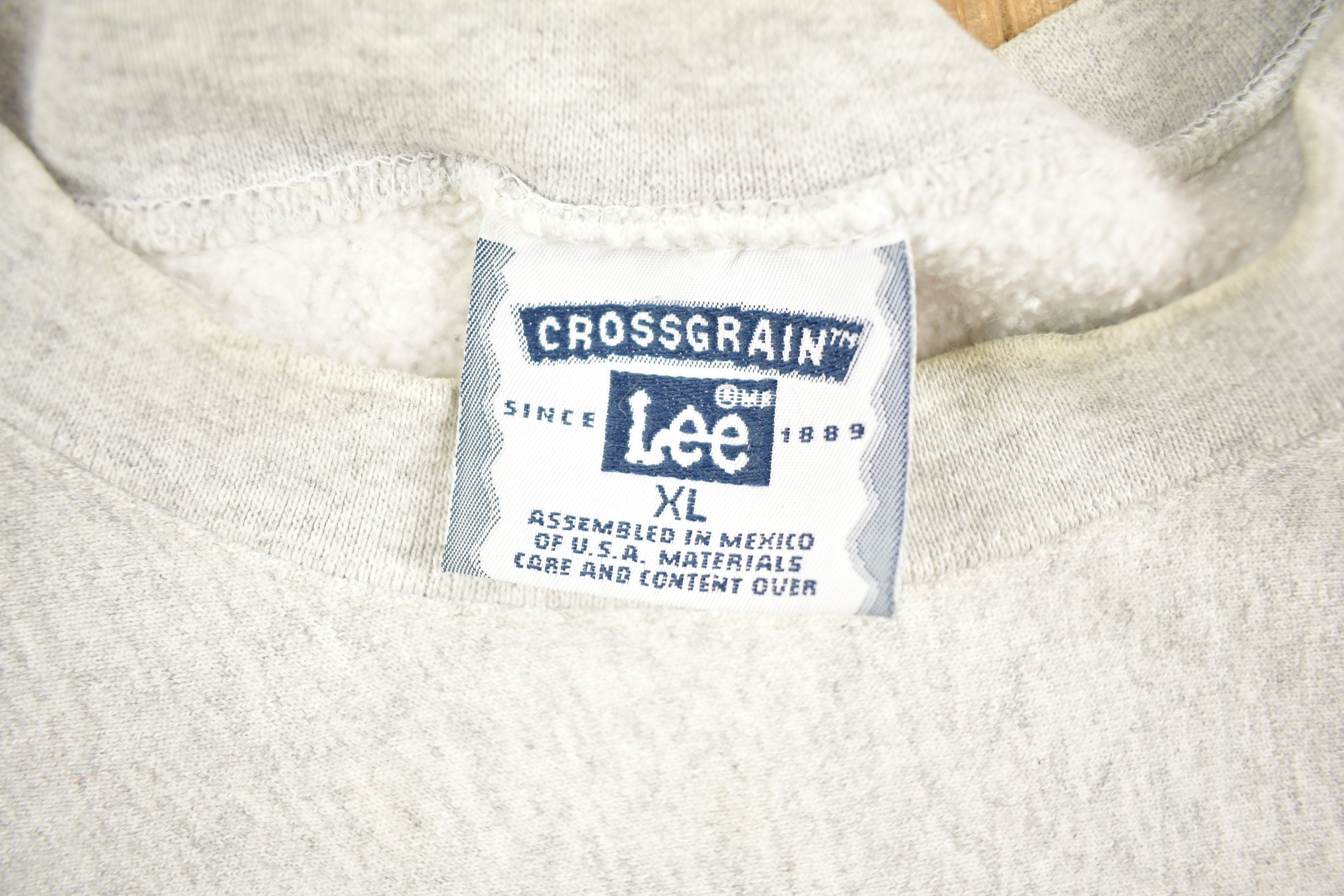 Vintage 1990s Marriott Hotel Lee Crossgrain Crewneck Sweatshirt