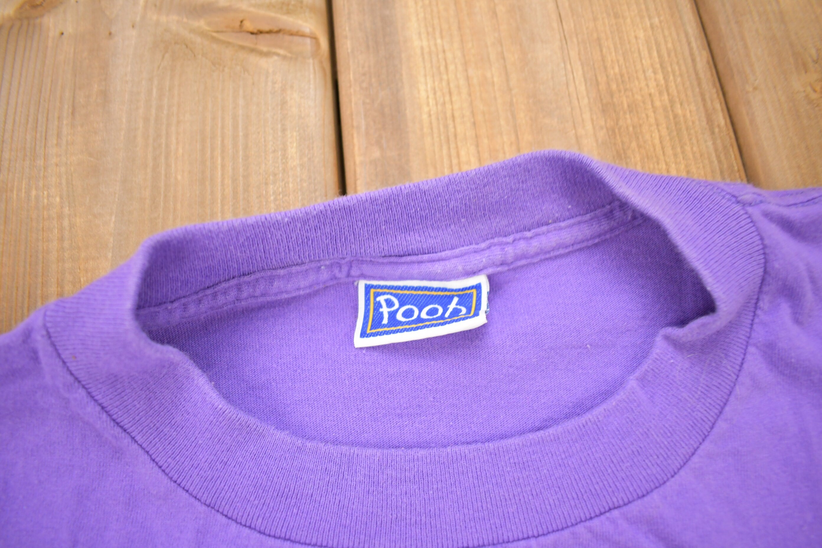 Vintage 1990s Winnie The Pooh "Friends are For Leaning" T-Shirt