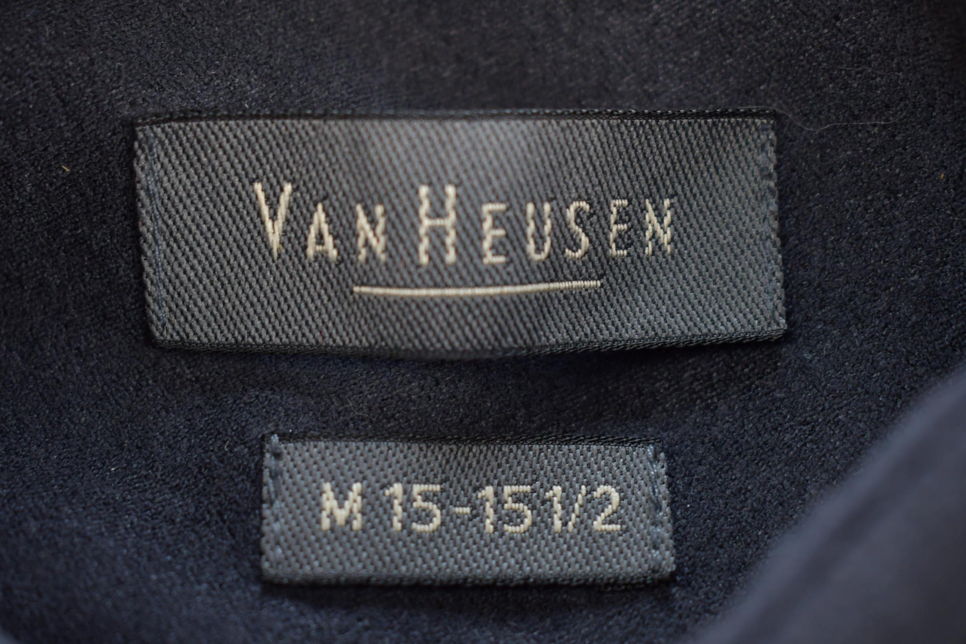 Vintage Y2K Van Heusen Long Sleeve Button Up Shirt / Solid Pattern / Casual Shirt / Formal Shirt