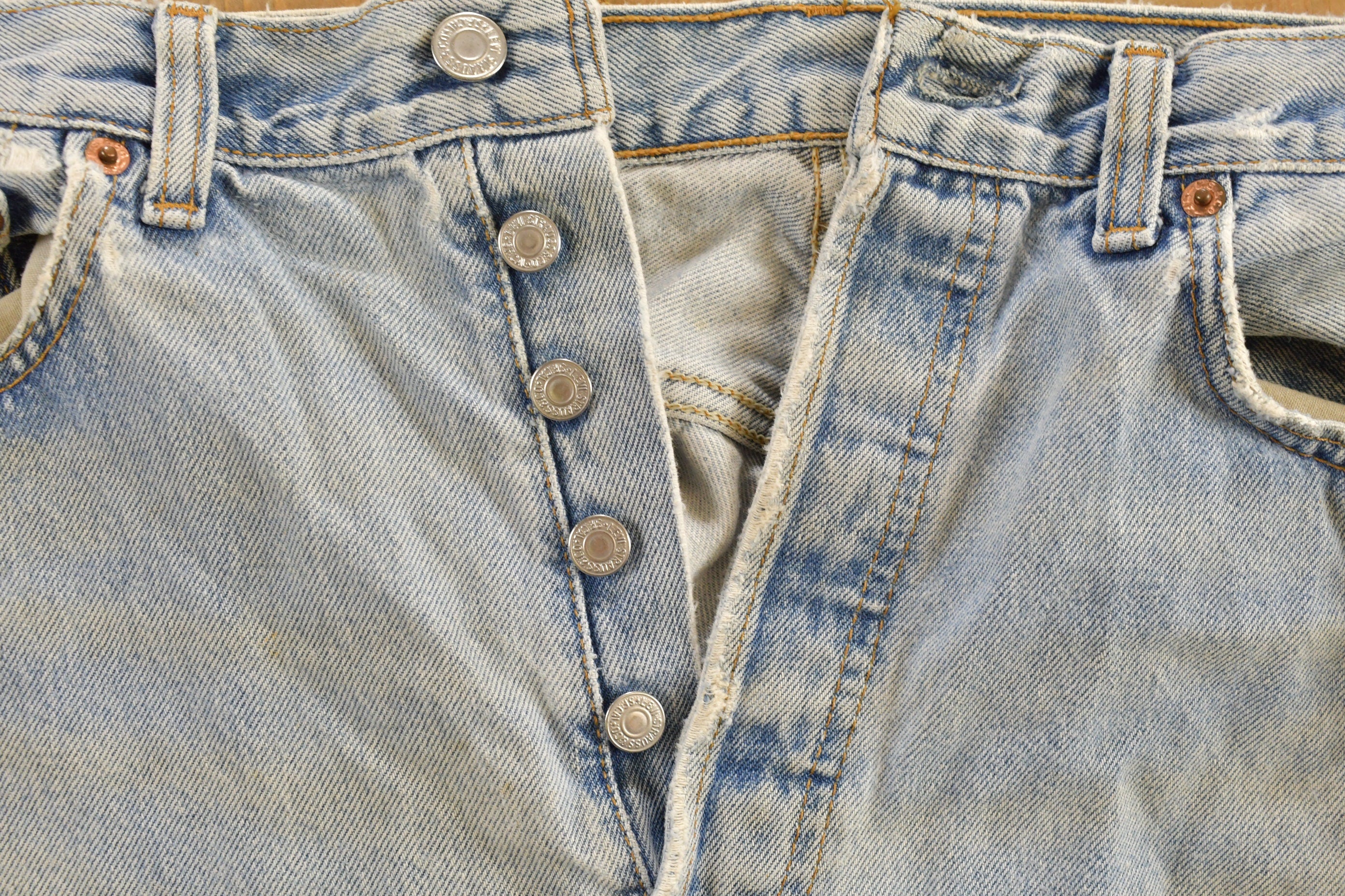 Vintage 1990s Levi's 501 Red Tab Denim Jeans Size 32 x 32.5
