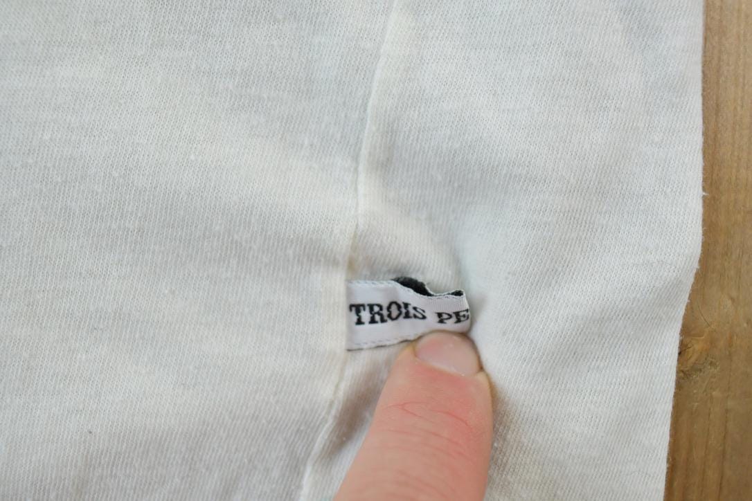 Vintage 1980s Vancouver Rust Umbrella Souvenir T-Shirt