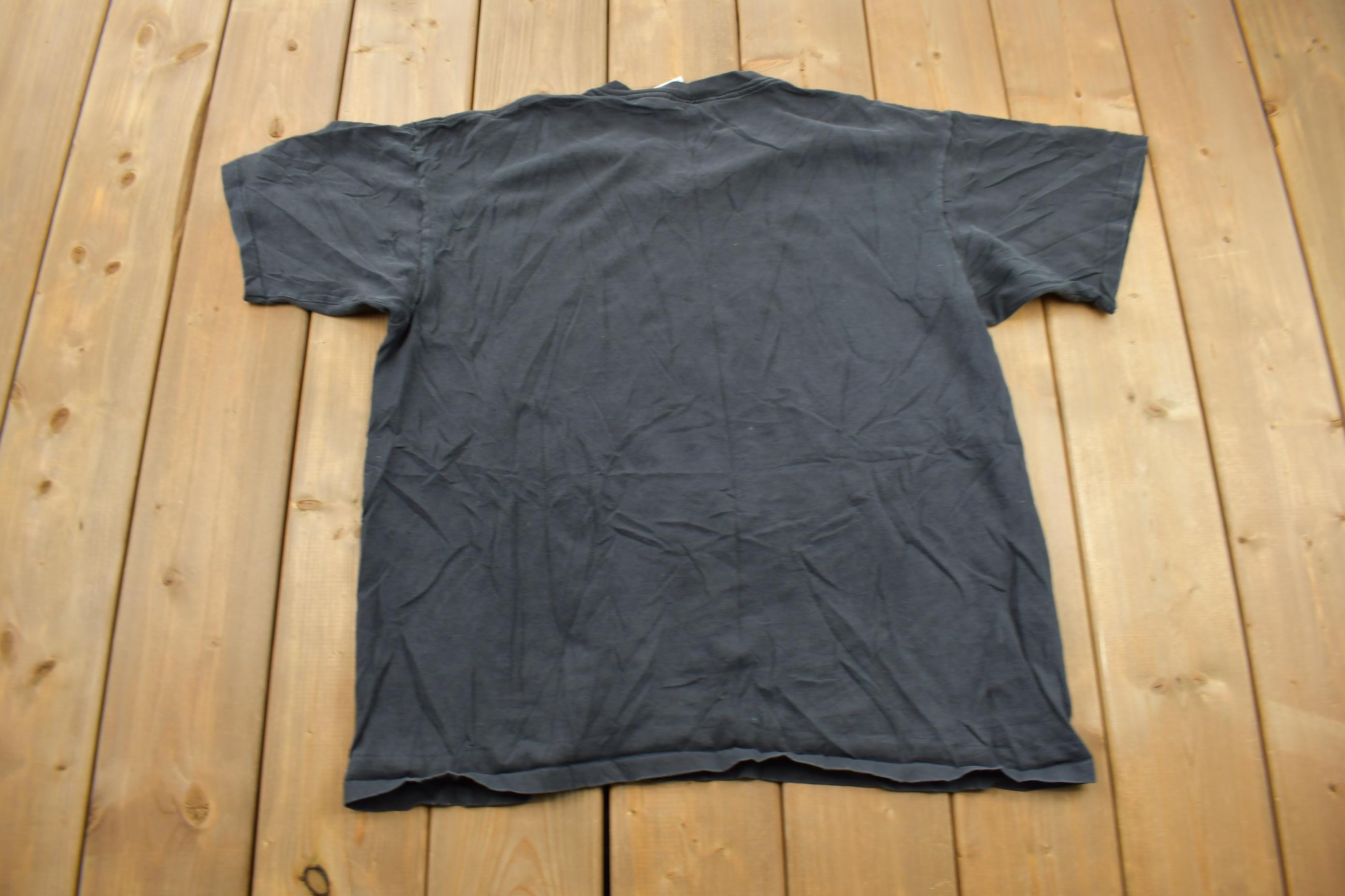 Vintage 1995 Grey Wolf Theme All Over Print Graphic T-Shirt
