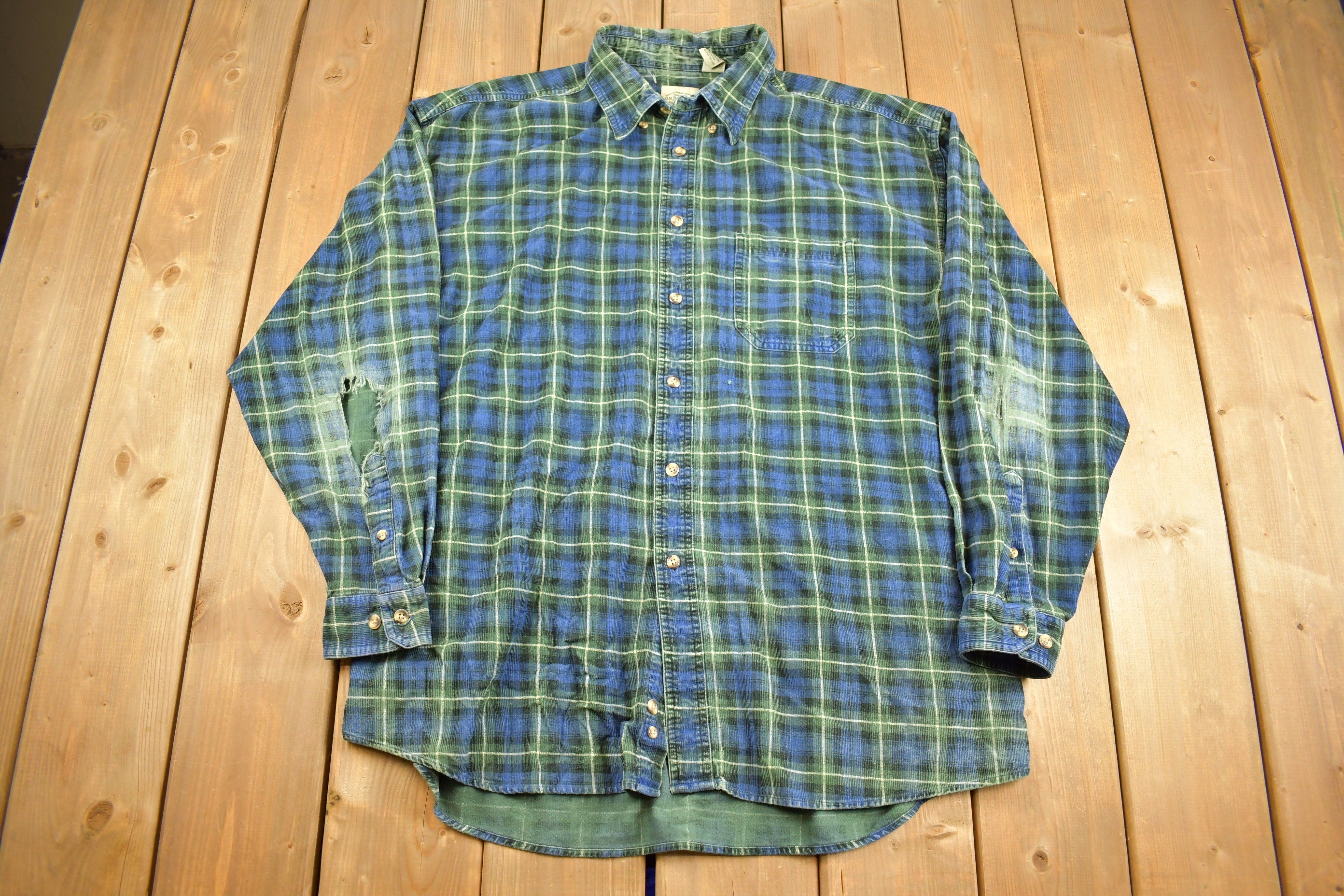 Vintage 1990s G. H. Bass & Co Plaid Flannel Button Up Shirt