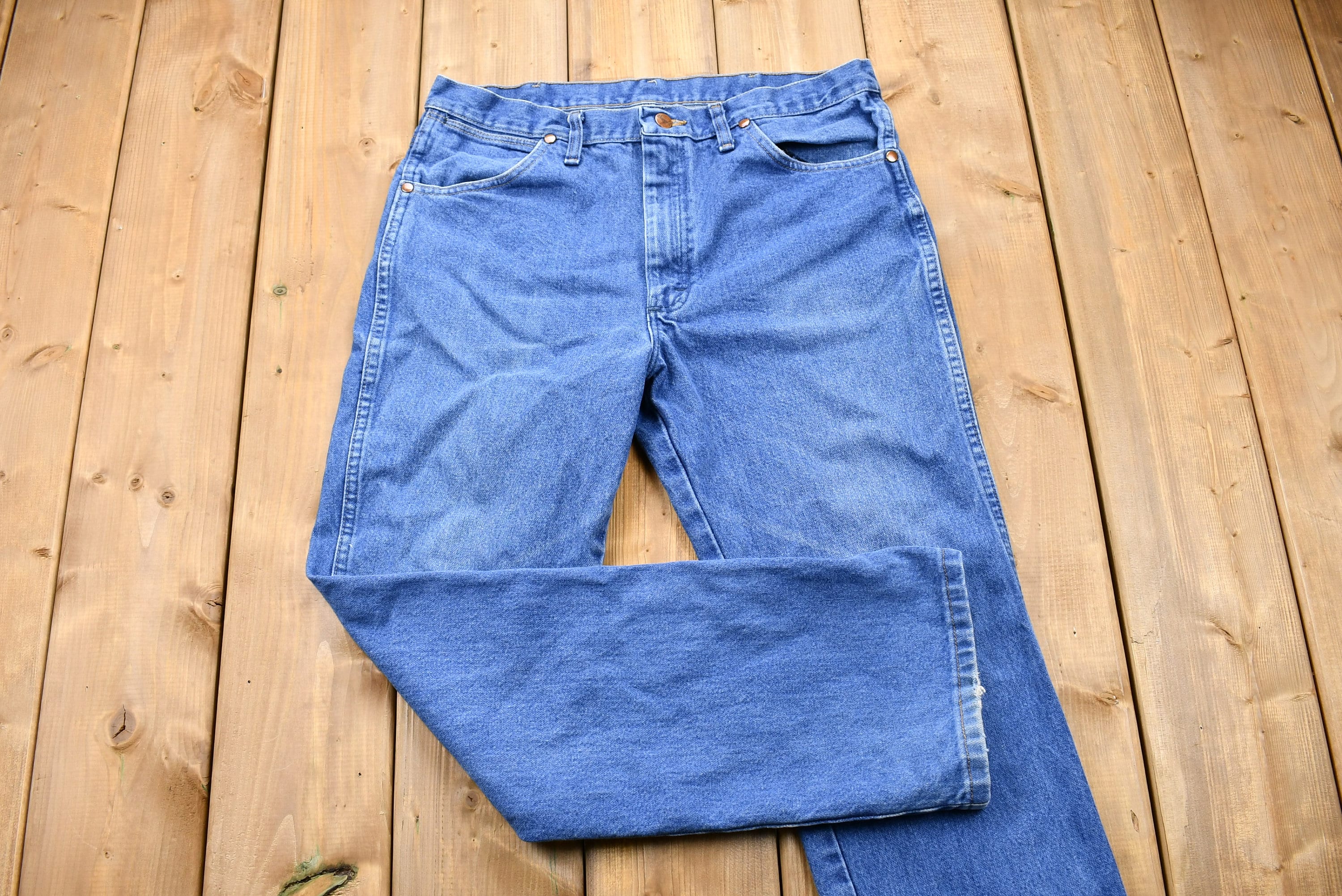Vintage Early 1990s Wrangler Light Wash Relaxed Straight Leg Jeans