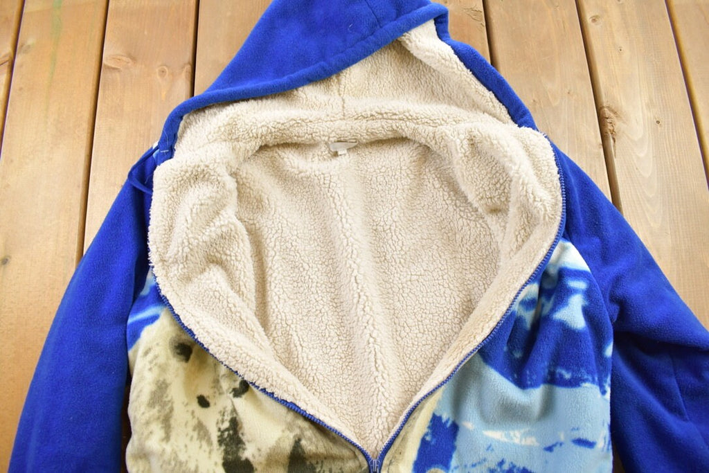 Vintage 1990s Winter Theme Polar Bear Graphic Fleece Sweater