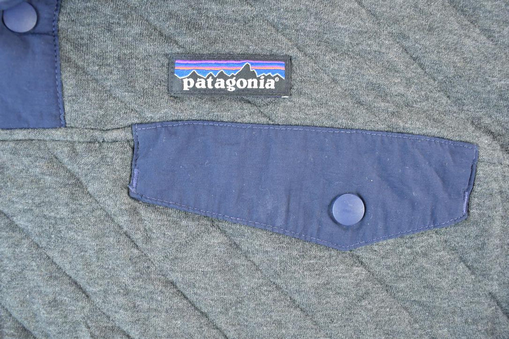 Vintage 1990s Patagonia Pleated Souvenir Crewneck Sweatshirt Made In USA